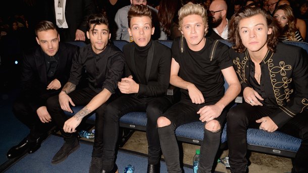 One Direction: leurs relations avec Simon Cowell