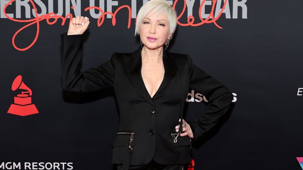 Cyndi Lauper est partout : la chanteuse sur scène avec Nicki Minaj ou Dua Lipa