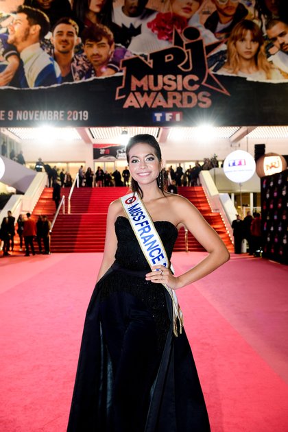 Miss France 2019 - Montée des Marches NRJ Music Awards 2019