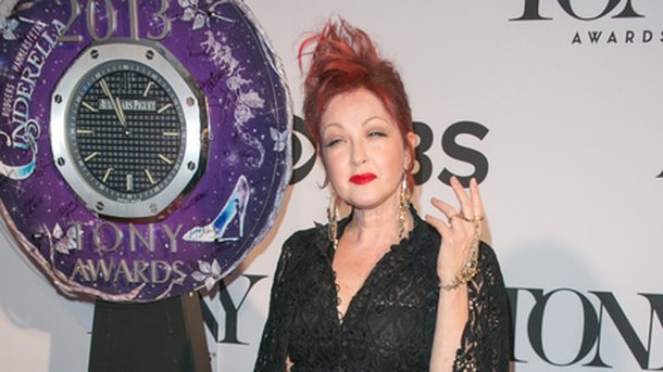 Cyndi Lauper rejoint le Hollywood Walk of Fame!