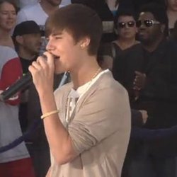 Justin Bieber : sa prestation lors de la cérémonie en hommage à Michael Jackson 
