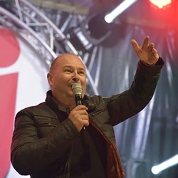 NRJ Music Tour Compiègne: Cauet