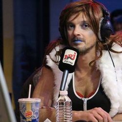 Lundi 9 Mars 2015 Cauet fête la journée de la femme
