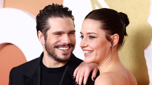 Éclipse solaire : Adèle Exarchopoulos et François Civil en mode "L'Amour Ouf", les internautes aussi !