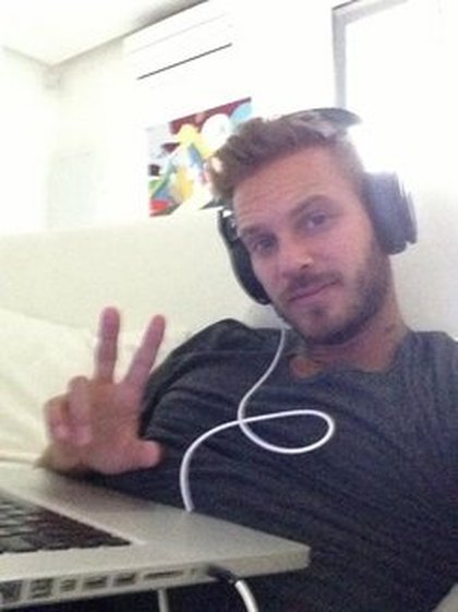 M Pokora: le tout en bossant sur le mix du live à Bercy! On vous prépare un p.tain de dvd ;) bonusettoutettout-ALPDBTour