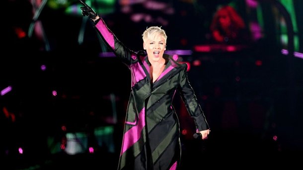 Pink: retour sur le clip "True Love" tourné avec son époux et sa fille