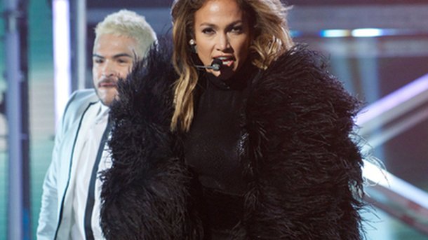 Jennifer Lopez rempile pour American Idol