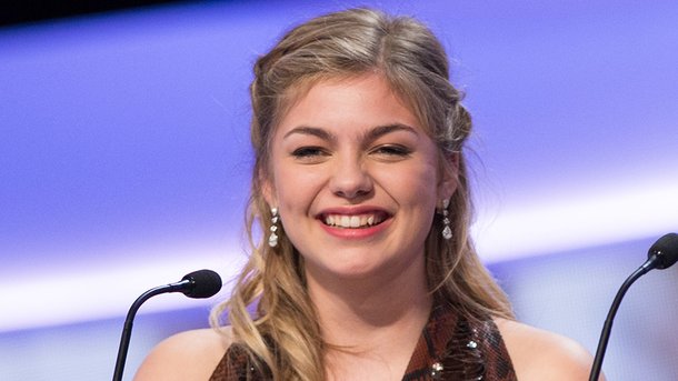Angèle soutient Louane dans une vidéo Instagram