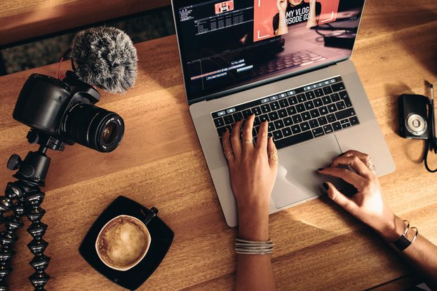 Les formations à suivre pour devenir Youtubeur_iStock-667993996