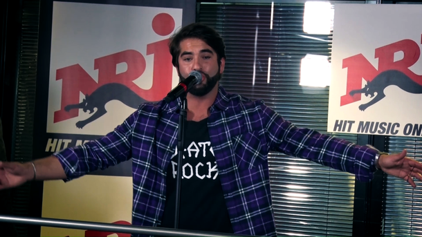 Kendji Girac en live dans le hall de NRJ !