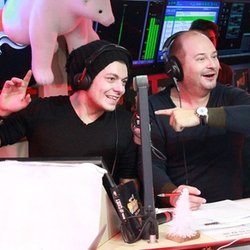 Emission du 20 décembre 2013 avec Kev Adams et l'équipe de SODA