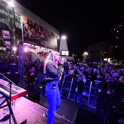 Angèle - C'Cauet sur NRJ