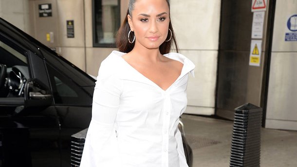 Demi Lovato: coup de chaud dans les pages de «Notion»