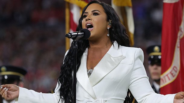 Demi Lovato partage sa photo préférée avec son petit-ami Max Ehrich