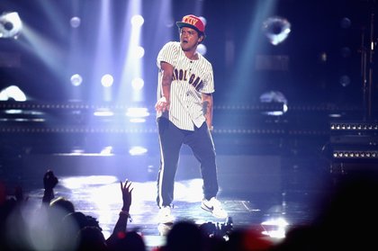 Bruno Mars a mis le feu sur scène dans la capitale