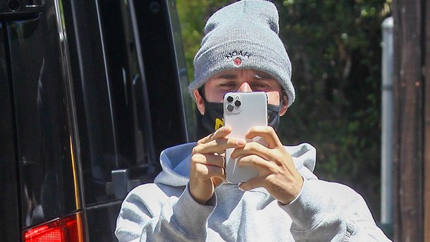 Justin Bieber présente son adorable petite sœur Bay