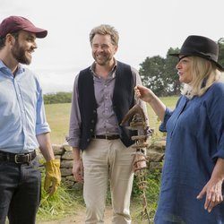 L'Esprit de famille : Guillaume De Tonquédec, Jeremy Lopez, Josiane Balasco