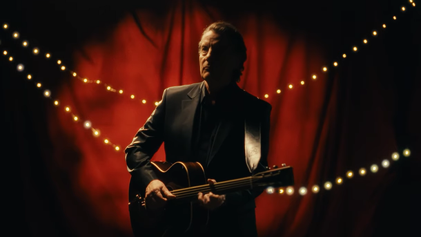 Francis Cabrel offre enfin un clip à "La Corrida"