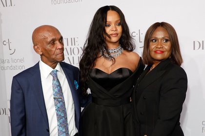 Rihanna et sa famille au Diamond Ball, septembre 2017