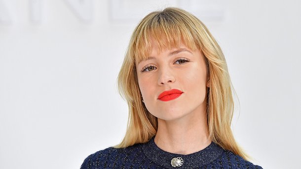 Angèle: nouvelle égérie Chanel était présente au défilé