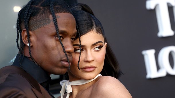 Travis Scott et Kylie Jenner distribuent des cadeaux à Houston pour Noël