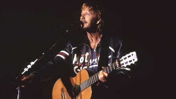 Renaud annonce trois concerts exceptionnels pour ses 50 ans de carrière