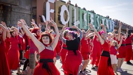 De Folkestone à Sydney, des flash mobs célèbrent le tube de Kate Bush "Wuthering Heights"