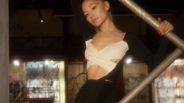 Ariana Grande «yes, and ?» : un nouveau hit en réponse aux haters