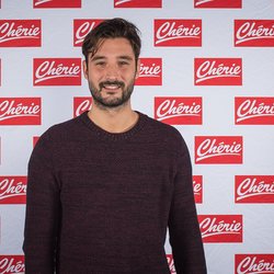 Jérémy Frérot prend la pause pour Chérie.