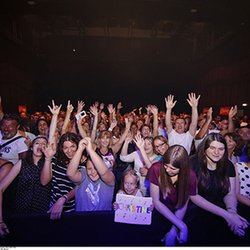 Concert Pop Love - Christine and the Queens