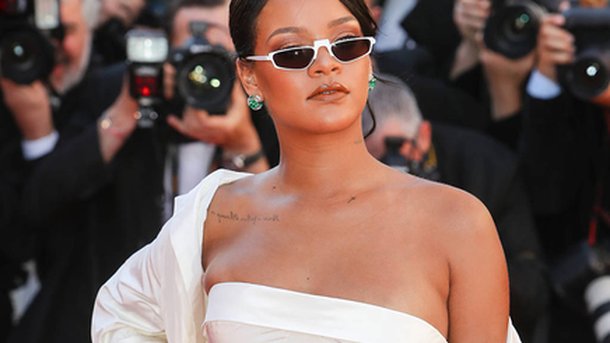 Rihanna: qui est ce beau brun qu'elle embrasse langoureusement?