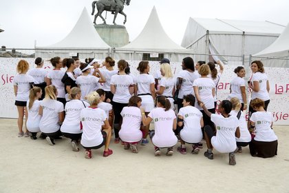 La team Fitnext/Chérie FM lors de la Parisienne