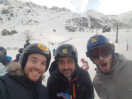Philippe et l'équipe avant de faire du snakegliss