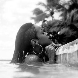Rihanna en République Dominicaine: She by @gomillionandleupold