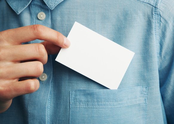 Comment bien présenter votre carte de visite ?