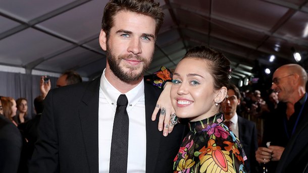 Miley Cyrus et Liam Hemsworth en amoureux à la première de «Thor : Ragnarok»