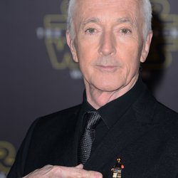 Anthony Daniels à la première mondiale de Star Wars Episode VII à Los Angeles