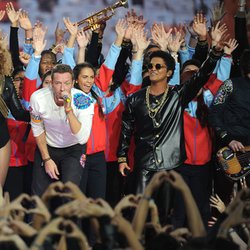 Beyoncé, Chris Martin et Bruno Mars lors de la mi-temps du Superbowl!