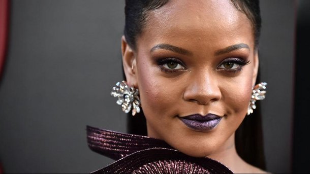 3 conseils make-up pour ressembler à Rihanna
