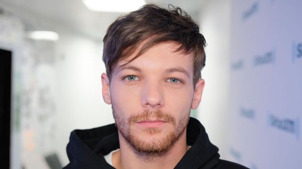 Pourquoi Louis Tomlinson protège son fils des réseaux sociaux