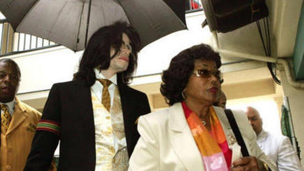 Les enfants de Michael Jackson confiés à sa mère