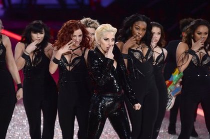 Lady Gaga - Victoria's Secret Show - Paris - le 30/11