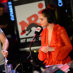 Selena Gomez à Paris chez Cauet