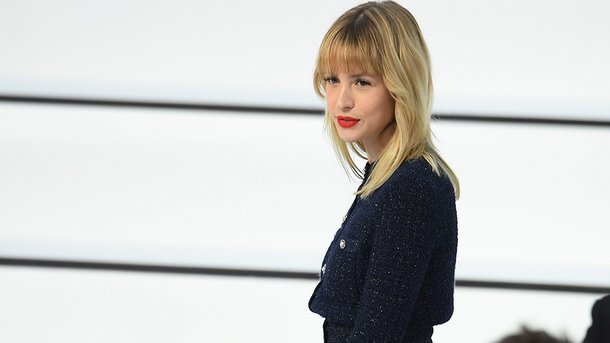 Angèle nostalgique et en "méga manque": elle évoque un "coup dur"