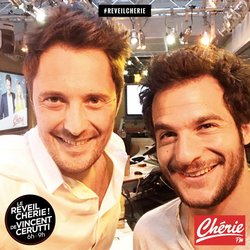 Aujourd'hui, Amir est dans les studios pour le Réveil Chérie de Vincent Cerutti