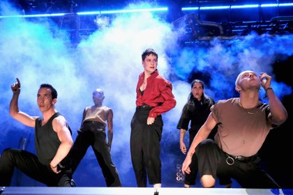 Avec les six danseurs qui l'accompagnent depuis le début de sa tournée, Chris a livré une prestation millimétrée, comme à son habitude.