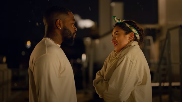 «Christmas Flow»: Tayc et Shirine Boutella ont le coup de foudre dans la bande-annonce