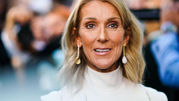 Céline Dion en deuil, elle rend hommage à sa mère sur scène