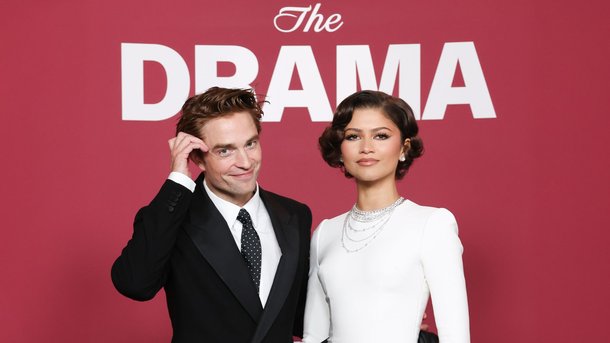 "The Drama" : Zendaya et Robert Pattinson très proches des fans à Paris