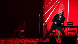 U2 dévoile l'album fantôme "How to Re-Assemble an Atomic Bomb"